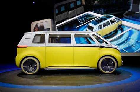 New Volkswagen Microbus concept revealed at Detroit motor ...