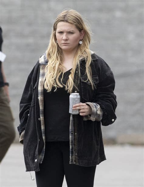 Abigail Breslin Accused Filming Set In Toronto 06032022 Celebmafia