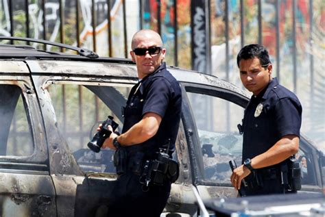 (1) nos complace informar que la película end of watch (sin tregua) ya estádisponible para ver de forma online, esperamos que haya sido de tu agrado y que la hayas podido ver con facilidad. Trailer for END OF WATCH with Jake Gyllenhaal and Michael ...