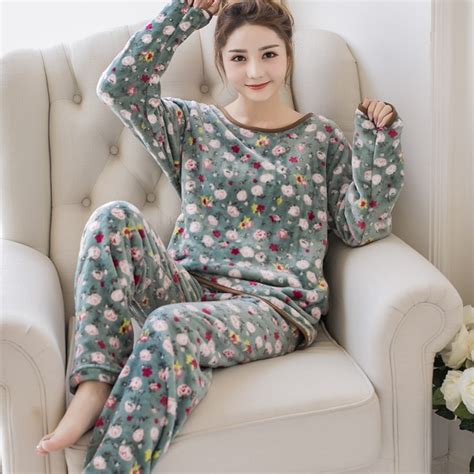 2018 winter women long sleeve flannel thickening pajamas set casual homewear in pajama sets from
