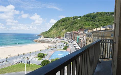 Si quiere hacer turismo con bicicleta le recomendamos el apartamento san esteban 1, ya que dispone de dos bicicletas plegables para su uso y están incluidas en el precio. Mirador Zurriola - Apartamentos en San Sebastián