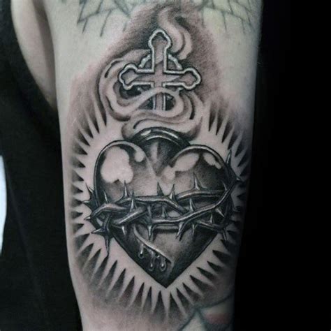 Nuestros amigos de radio metanoia compartieron en facebook esta imagen muy apropiada para junio, mes del sagrado corazón de jesús, que nos indica cuatro maneras en. 100 Tatouage du Sacré Coeur Designs For Men - Idées d ...