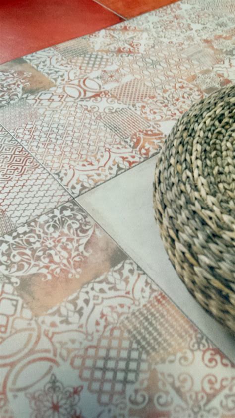 Es gibt 1777 geschwungene fliesen anbieter, die hauptsächlich in asien angesiedelt sind. Feinsteinzeug 30x60, 60x60, 75x75, 80x80, 45x90 | Die Fliese