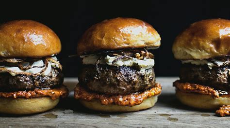 The Best Beef Burger Recipes To Make This Grilling Season | HuffPost Canada Food & Drink