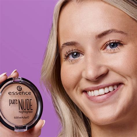 Essence Pure NUDE Highlighter Be My Highlight Natural And