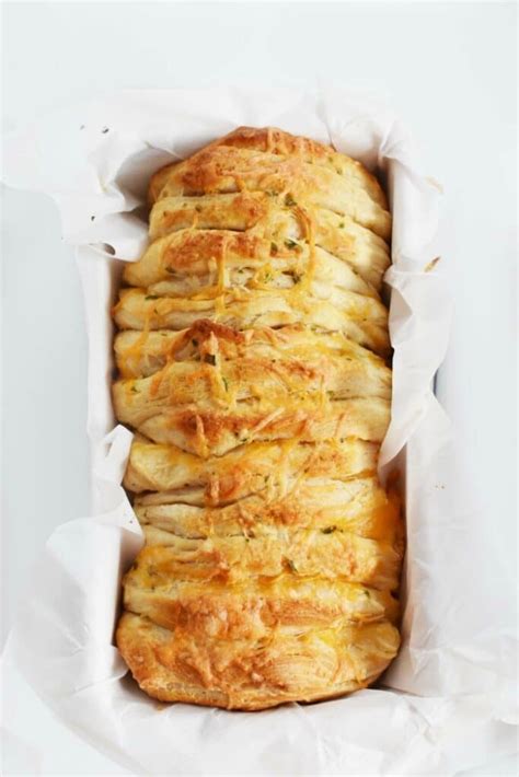 Easy Cheesy Pull Apart Garlic Bread Made With Biscuit Dough