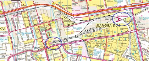 Selain stasiun, pada masa lalu dikenal juga dengan halte kereta api yang memiliki fungsi nyaris sama dengan stasiun kereta api. INFO JAKARTA: STASIUN KERETA API JAKARTA KOTA, JAKARTA