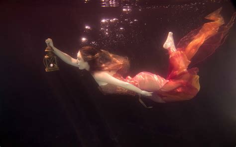 Girl Farting Underwater Telegraph