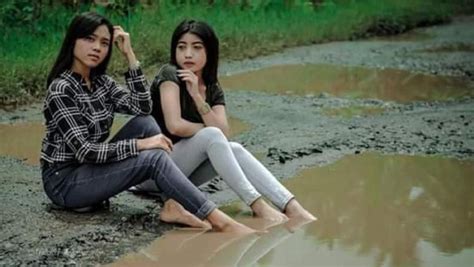 Instactivism Trend More Indonesian Teens Do Pothole