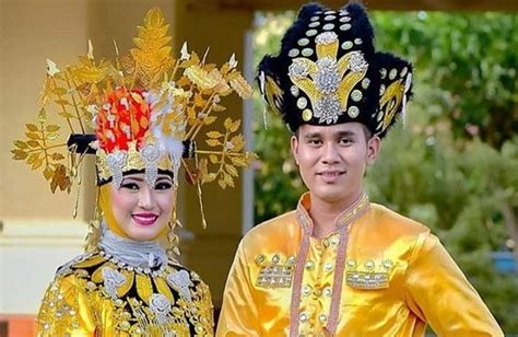 Pakaian Adat Tradisional Gorontalo Pariwisata Indonesia Images