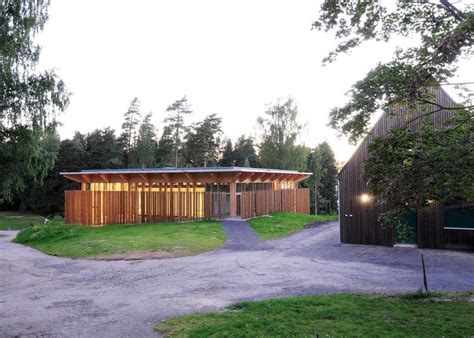 2011 års läger började onsdagen den 20 juli och planerades fortgå veckan ut med planerade gästföreläsare gro harlem brundtland, jens stoltenberg och jonas gahr støre. Utøya massacre site given «new beginning» by ...