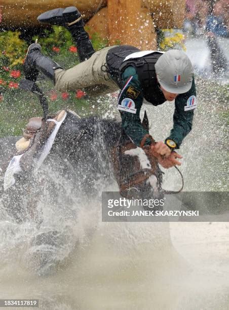 Horse Rider Fall Photos And Premium High Res Pictures Getty Images