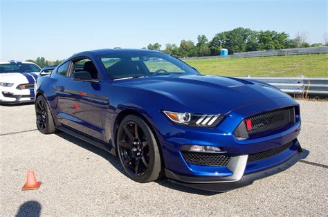 2017 Ford Shelby Gt350 Mustang Gt350r Gain More Standard Equipment