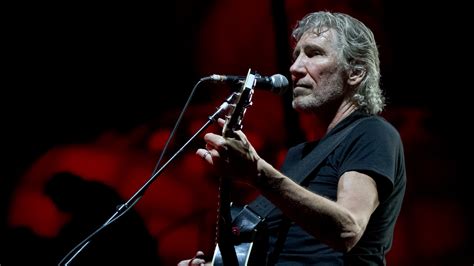 'i just want my watch, that's all', recently in an interview, roger waters recalled the dark days of the band and revealed the one thing david gilmour and richard wright told him that ultimately led. Roger Waters Slams Digital Music Companies - Riffyou.com