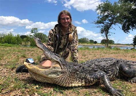 Alligator Hunt 10 Foot Gator In Florida