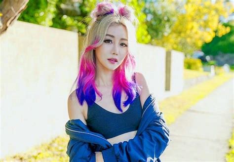 Pin By Еva On Wengie Wengie Hair Dyed Hair Silky Hair