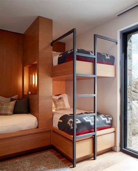 A Guide To Statement Making Bunk Rooms Mountain Living Built In Bunks