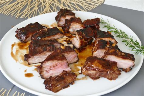Travers de porc Ribs marinés et caramélisés au Barbecue