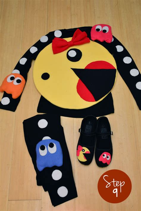 Cut panels that attach the two circles together and cover in. step09_pacman_costume.jpg