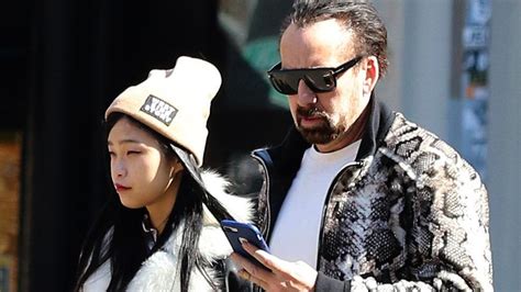 Joe exotic once reached out to marilyn manson for support, and two years later, the antichrist superstar is answering the tiger king with a great big nope. those familiar with the wildly popular. Liebe bestätigt? Nicolas Cage wieder mit Schönheit gesehen ...
