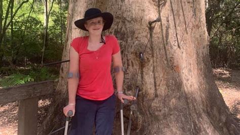 Giant Gloucester Tree Conquered By Totally Blind Amputee Abc News