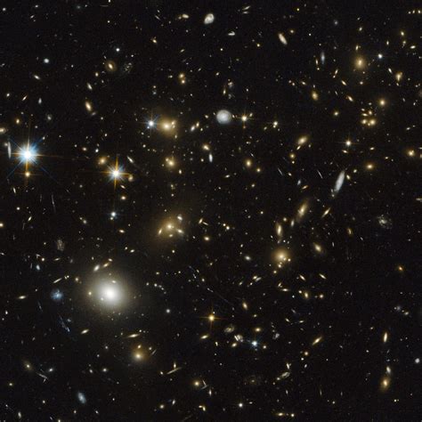 Galaxy Cluster Macs J071753745 At First Glance The Scat Flickr