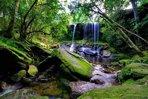 Beautiful Tropical Rainforest Waterfall In Deep Forest — Stock Photo