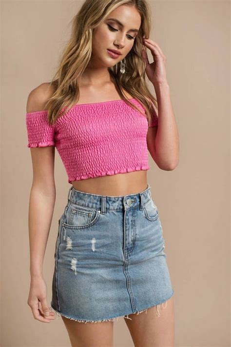Pink Off Shoulder Crop Top 1000 In 2020 Crop Top Outfits Best Jeans For Women Thrifted Outfits