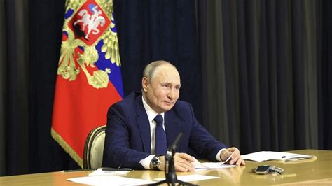 Путин ће свечано означити почетак производње вакцине „Спутњик Vˮ у ...