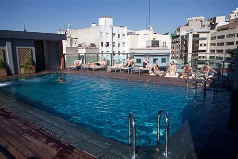 Haga que su próximo viaje sea memorable. Piscina en la azotea. Hotel Santo Domingo - Madrid. http ...
