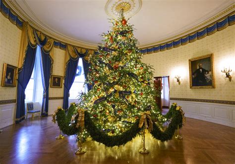 People Chosen To Help Decorate White House For Christmas