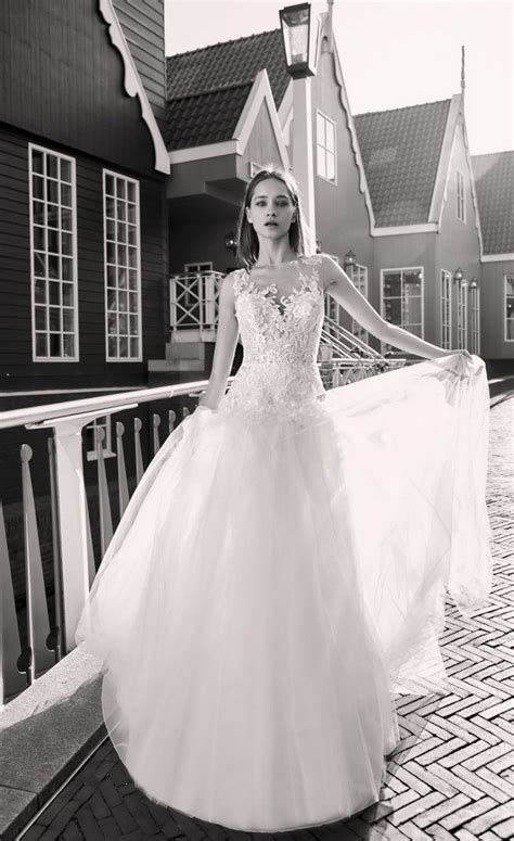 Hochzeitskleid, das kleid für die braut ~ brautkleider (hochzeitskleider) und hochzeitsmode (brautmode) für trauung und hochzeit. Designer Tage mit Modeca | Brautmode, Braut ...