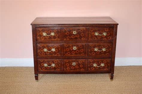 18th Century Italian Walnut And Rosewood Parquetry Commode Furniture