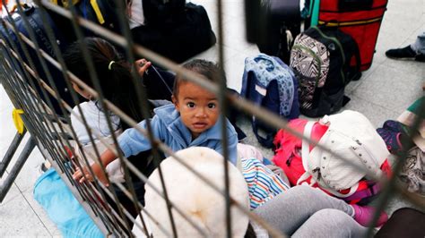 Ecuador Tightens Entry Rules For Venezuelan Migrants Bbc News