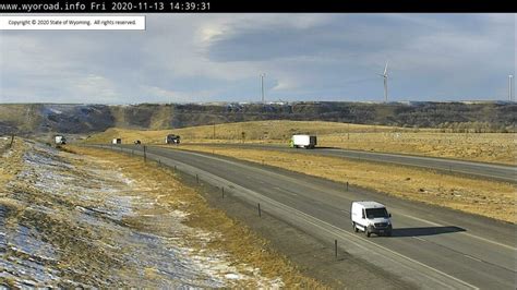 Strong Winds On I 25 I 80 In Wyoming Gusts Reaching Near 70 Mph In