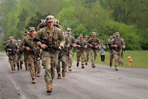 Army Guard Nco Of The Year Is A Grinding Success Story National Guard Guard News The