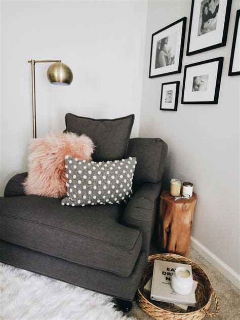 Use it as a desk, shelf and also a dining table for when you want breakfast in bed! 16 Cozy Nook and Outer Space Ideas | Cozy nook, Outer ...