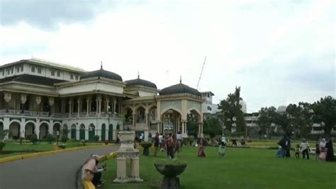 Istana Maimun Sejarah Hingga Legenda Meriam Puntung