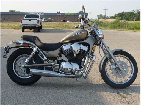 Front fork guards protect the inner tubes from road debris and. Buy 2008 Suzuki Boulevard S83 on 2040motos