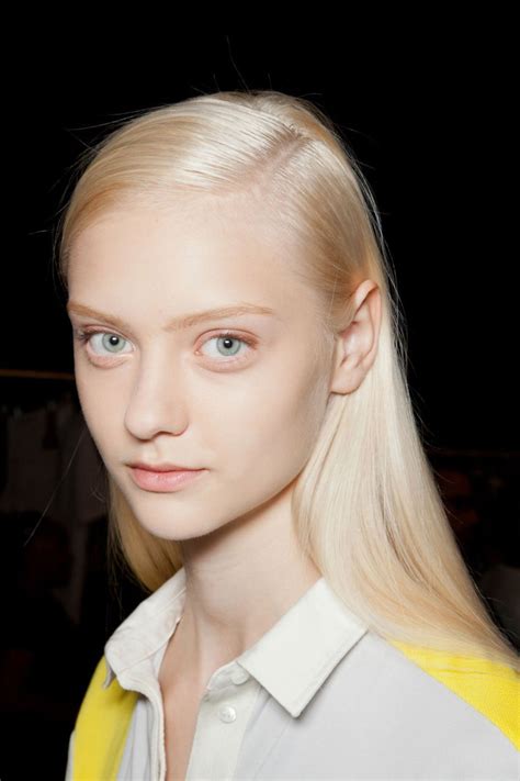 나스티아 쿠사키나 Nastya Kusakina 러시아 모델 러시아 미녀 자연스러운 네츄럴 메이크업 투톤 헤어스타일 네이버 블로그 Blonde Color Hair