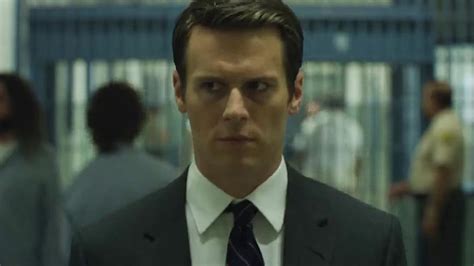 This series focuses on the development by two men, two agents, of a new criminal field and does so through story lines of visiting the sociopathic mind. Mindhunter (Netflix) : la presse US est emballée par le ...