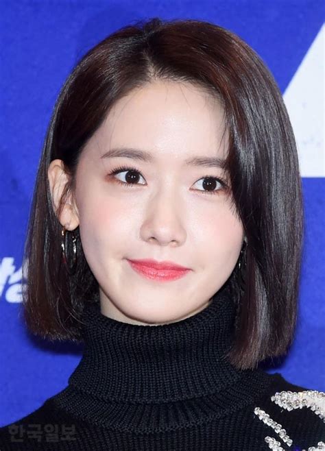 Having short hair creates the appearance of thicker hair and there are many types of hairstyles to. Pin by 寅 孙 on Yoona | Yoona, Short hair styles, Celebrity ...