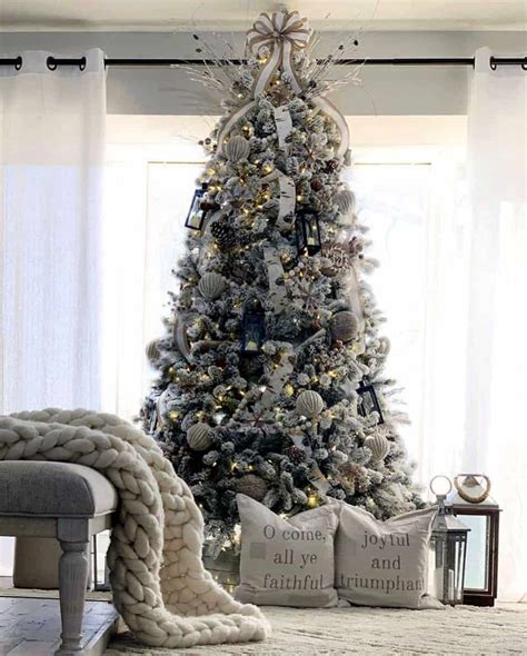 20 Incredibly Inspiring Ideas To Decorate With Flocked Christmas Trees