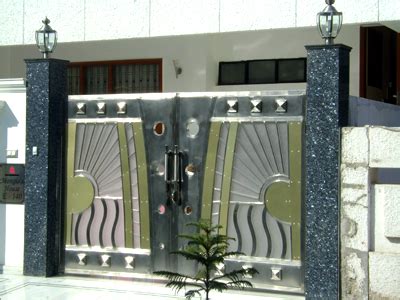 Fabricated steel gates provide extra security for your home.they are beautifully. New home designs latest.: Modern homes main entrance gate ...