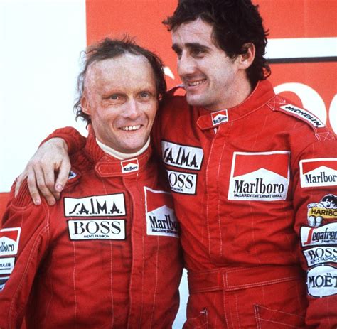 Niki lauda verliert bei kilometer 10,6 auf der nordschleife die kontrolle über seinen ferrari 312t2, mit mehr als tempo 200 prallt das auto gegen einen fangzaun, fällt auf die lauda: niki lauda erstes rennen nach unfall - Mfddr