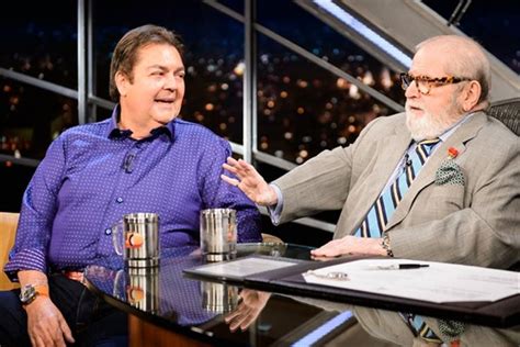 Quem convive com o apresentador fausto silva certamente deve saber qual é um de seus maiores o novo cenário que seu programa ganhará esse ano será montado em são paulo, para que ele não. Em momento inédito, Fausto Silva é o convidado do ...