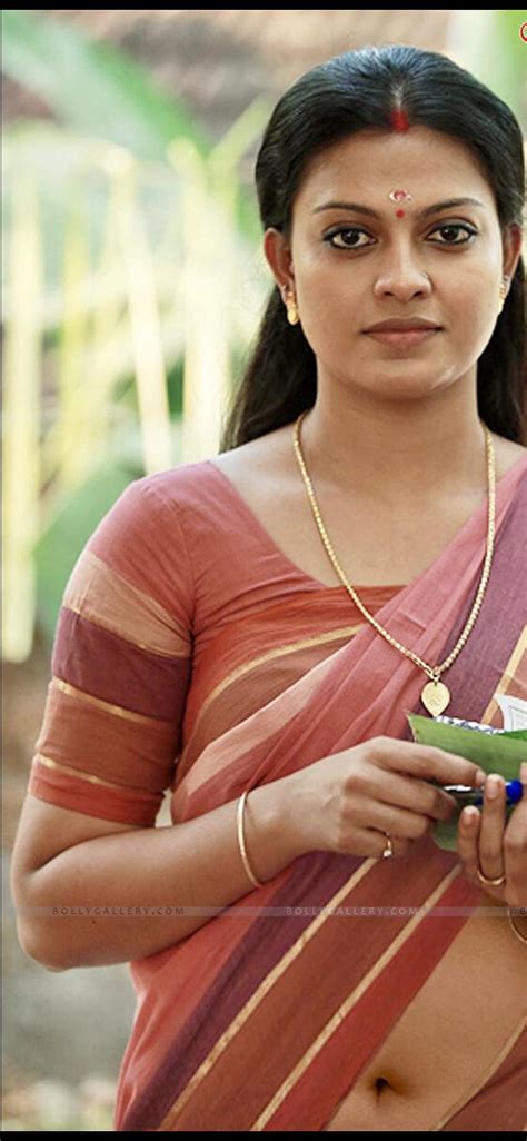 전통적인 케랄라 사리를 입은 멋진 아누스리 배꼽 Hd 전화 배경 화면 Pxfuel