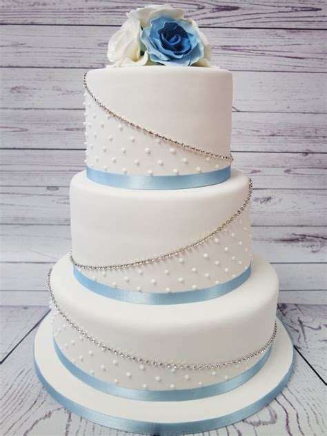 Crafty Cakes Exeter Uk Diamante And Pearl Wedding Cake