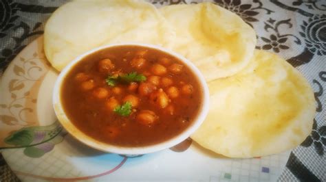 Chole bhature is a an all time favourite punjabi dish. Chole Bhature | Amritsari Chole | छोले भटूरे | - YouTube