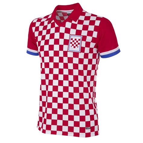 Siamo in grado di mostrare nuove foto della maglie da calcio croazia euro 2021 di nike, confermando la prima fuga. Maglia Croazia Anni Novanta - Mondiali.it